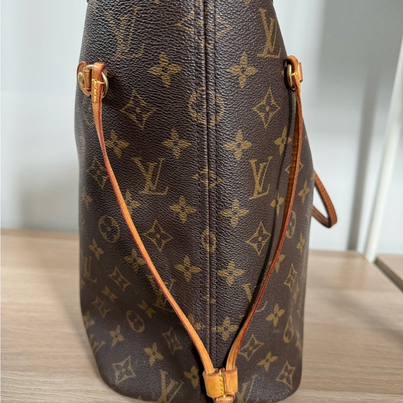 Louis Vuitton Neverfull MM Monogram - Picture 4 of 14